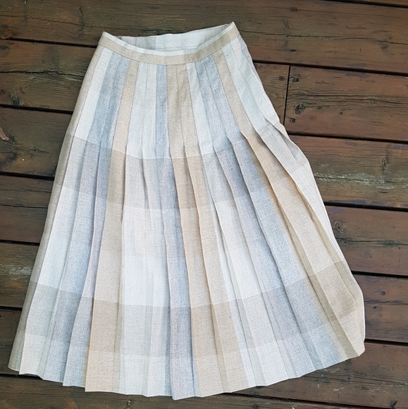 Vintage pleated skirt - Picture 2 of 4